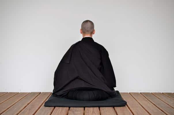 Méditation zen moine